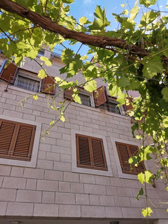 Apartman R.R. Омиш Экстерьер фото
